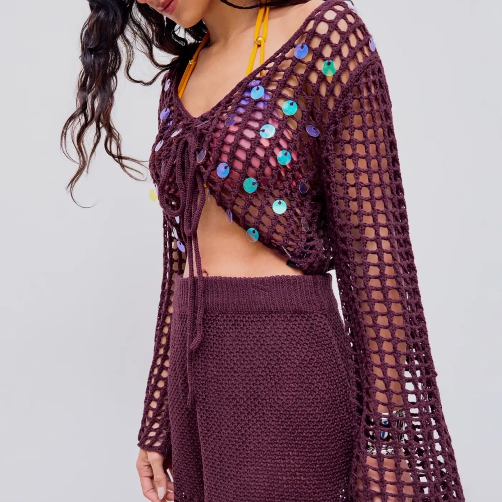 Cider NWT Burgundy Sequin Knotted Knitted Crop Top Size Medium - Picture 3 of 9